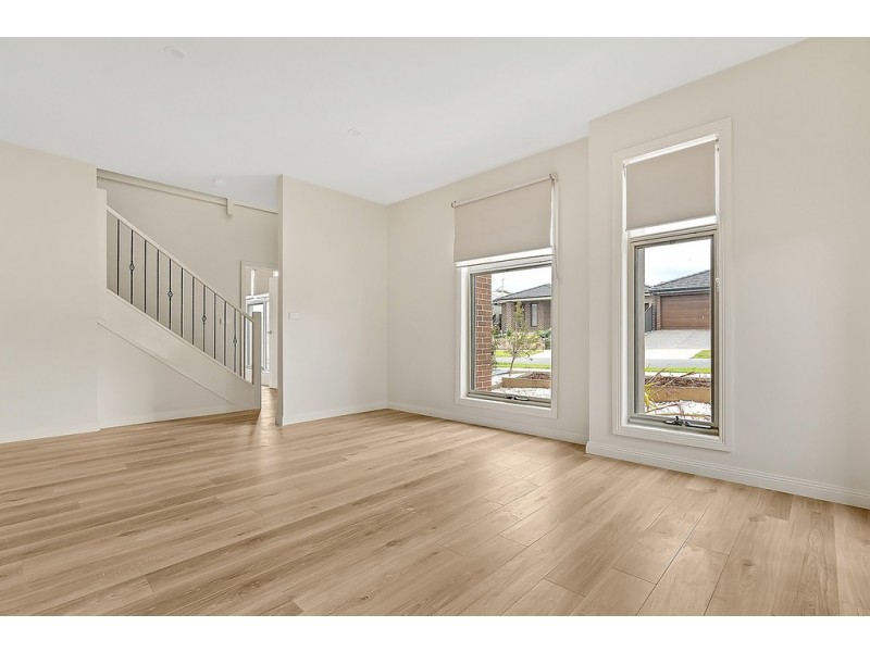 96 Frontier Avenue, Greenvale VIC 3059