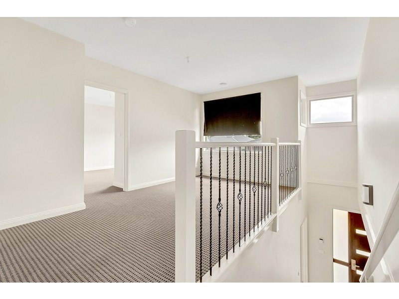 96 Frontier Avenue, Greenvale VIC 3059