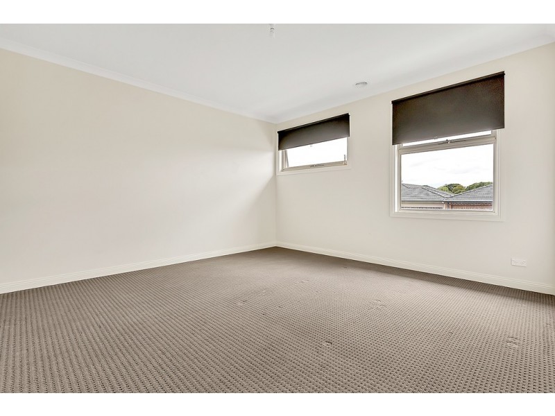 96 Frontier Avenue, Greenvale VIC 3059