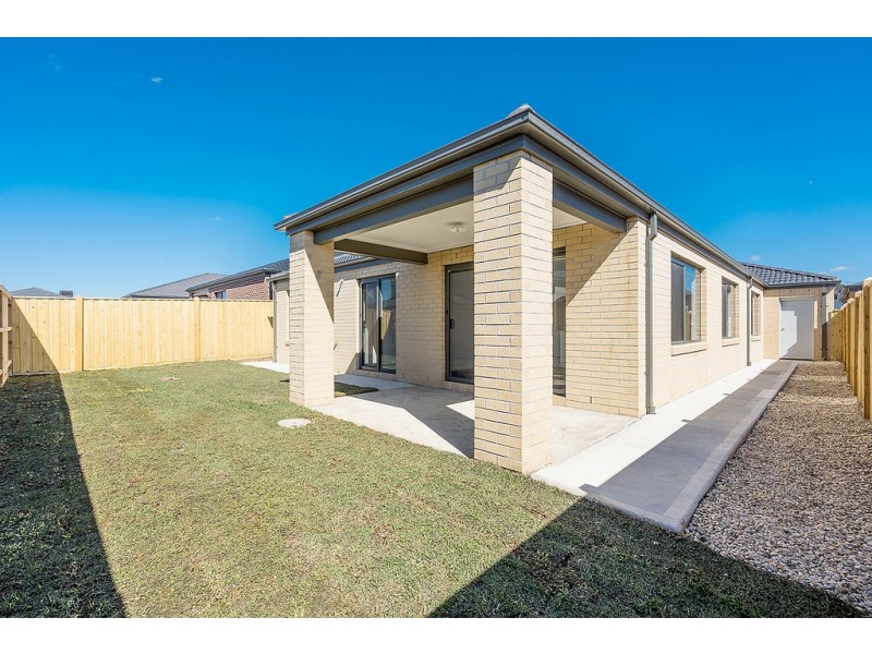 5 Allerby Crescent, Mickleham VIC 3064