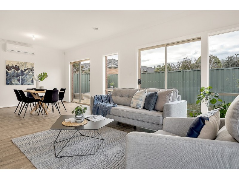 32 Chelsworth Loop, Craigieburn VIC 3064