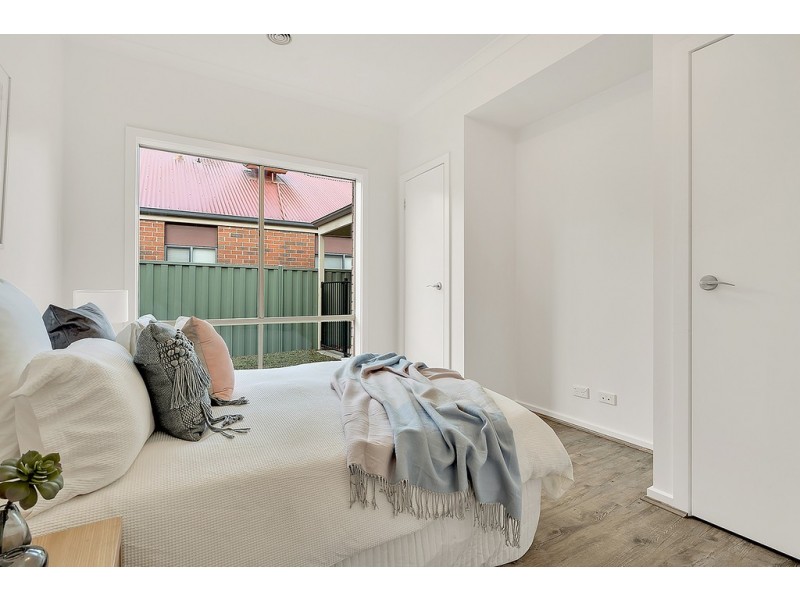 32 Chelsworth Loop, Craigieburn VIC 3064