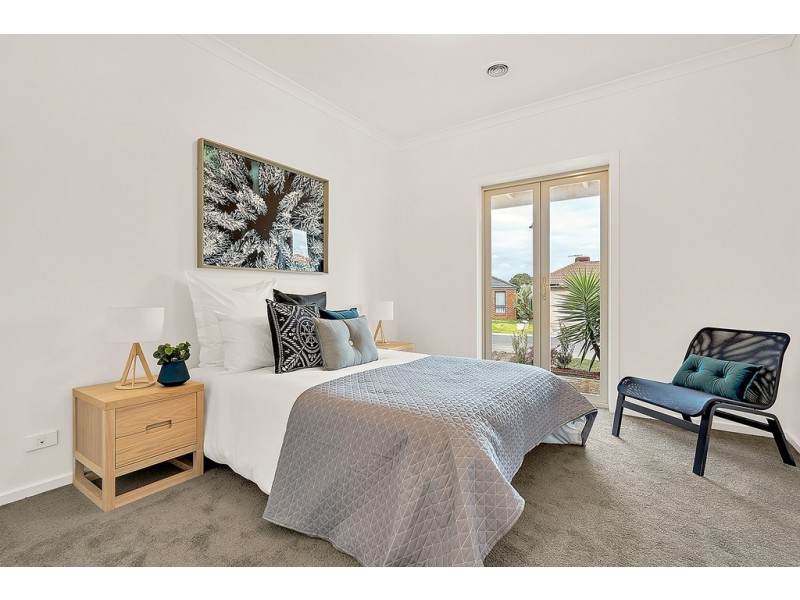 32 Chelsworth Loop, Craigieburn VIC 3064