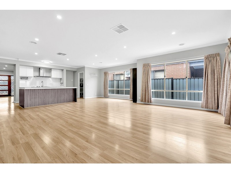 14 Clapham Way, Craigieburn VIC 3064