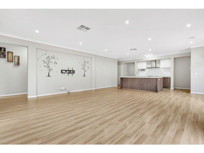 14 Clapham Way, Craigieburn VIC 3064