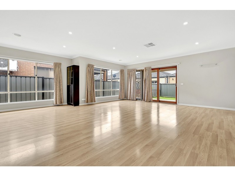14 Clapham Way, Craigieburn VIC 3064