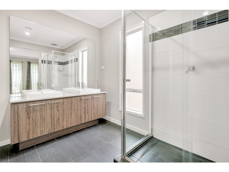 14 Clapham Way, Craigieburn VIC 3064