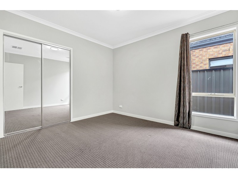 14 Clapham Way, Craigieburn VIC 3064