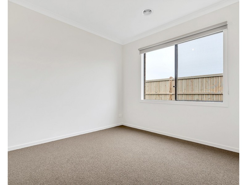 30 Upthorpe Way, Mickleham VIC 3064