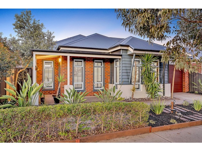 5 Willandra Avenue, Craigieburn VIC 3064