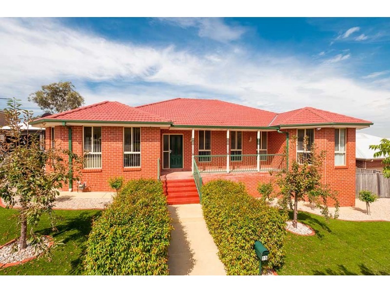 15 Beau Vista Drive, Craigieburn VIC 3064