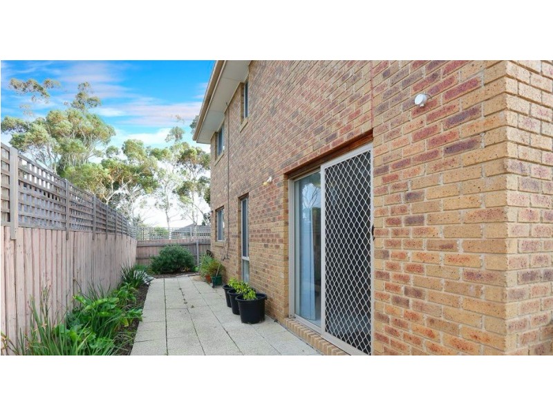 5 McKenzie Crescent, Roxburgh Park VIC 3064