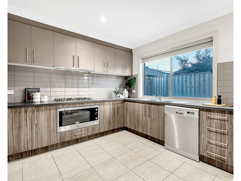 24 Turion Drive, Mickleham VIC 3064