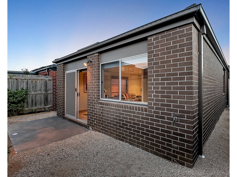 24 Turion Drive, Mickleham VIC 3064