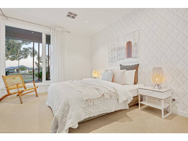 5 Newmarket Parade, Mickleham VIC 3064