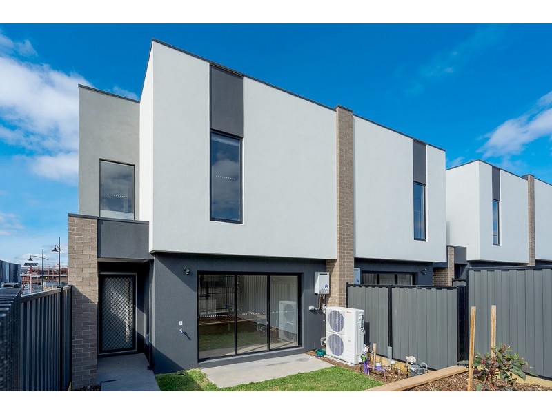 16 Cerulean Walk, Craigieburn VIC 3064