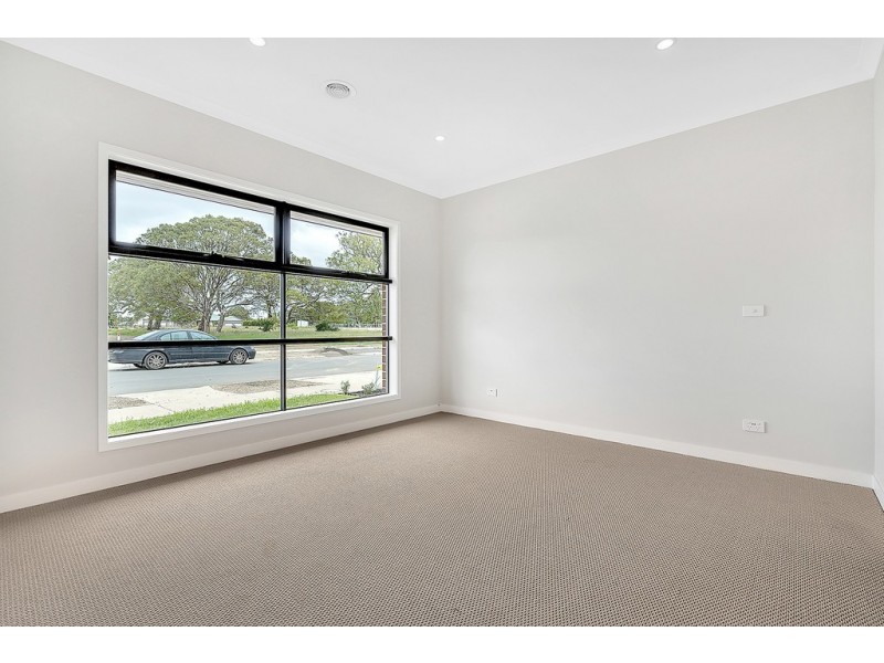 5 Delaware Road, Craigieburn VIC 3064