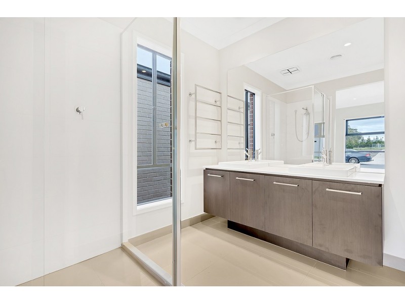 5 Delaware Road, Craigieburn VIC 3064