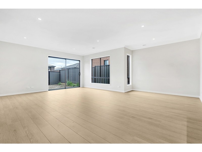 5 Delaware Road, Craigieburn VIC 3064