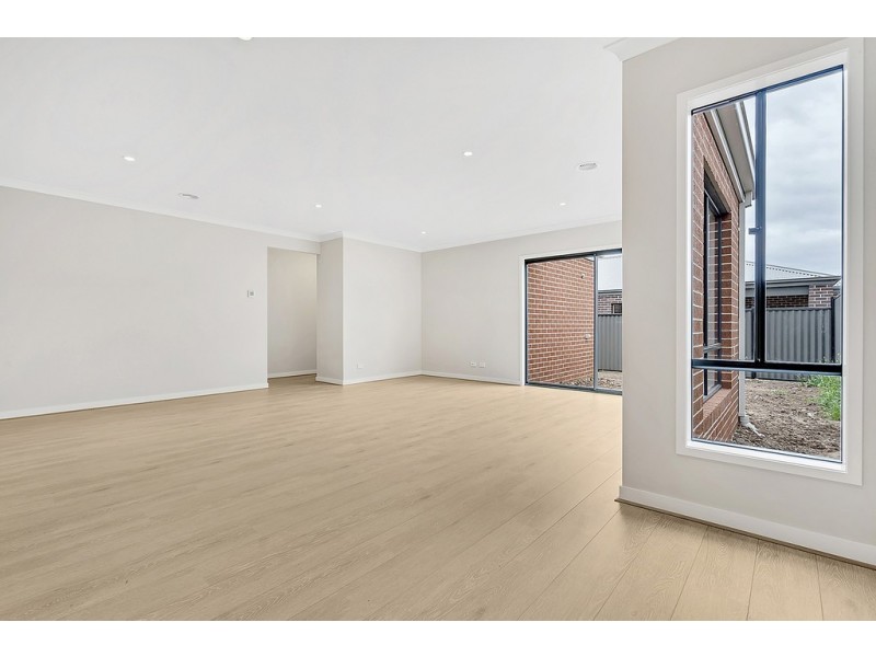 5 Delaware Road, Craigieburn VIC 3064