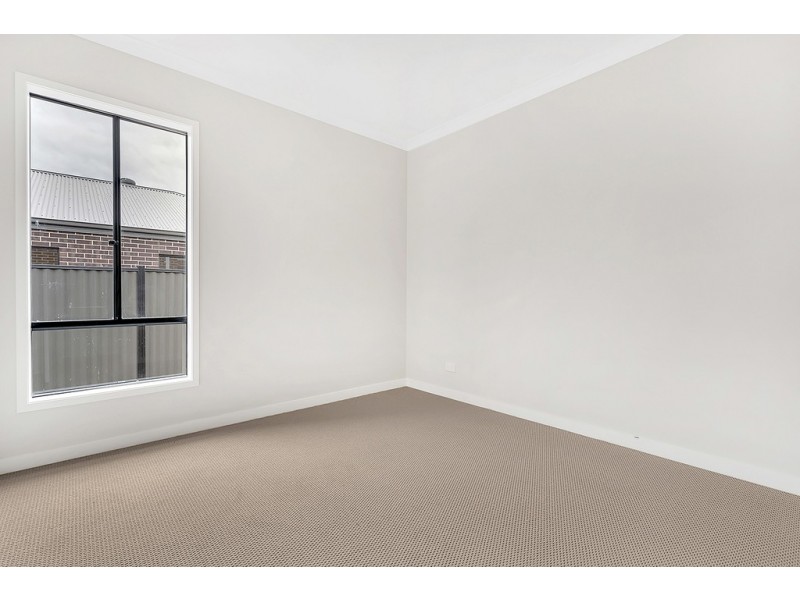 5 Delaware Road, Craigieburn VIC 3064