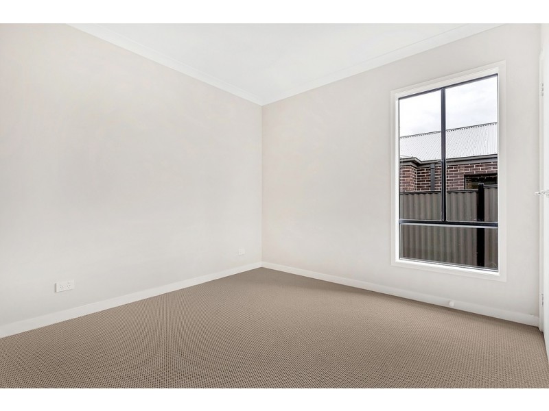 5 Delaware Road, Craigieburn VIC 3064