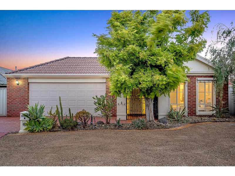 4 Elmwood Place, Craigieburn VIC 3064