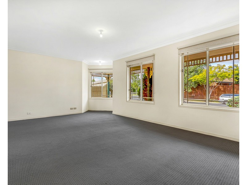 19 Ramsbury Street, Craigieburn VIC 3064