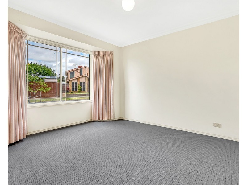 19 Ramsbury Street, Craigieburn VIC 3064