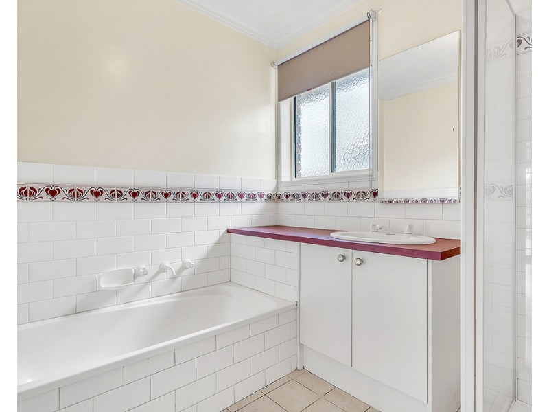 19 Ramsbury Street, Craigieburn VIC 3064