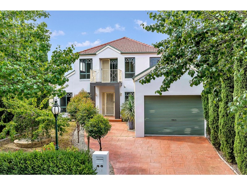 18 McGinness Avenue, Roxburgh Park VIC 3064