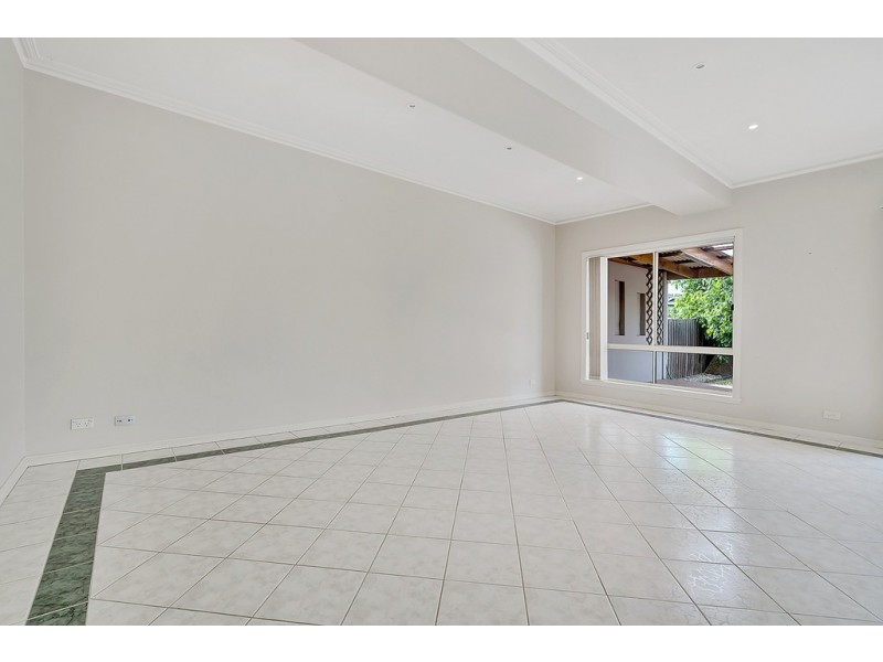 18 McGinness Avenue, Roxburgh Park VIC 3064