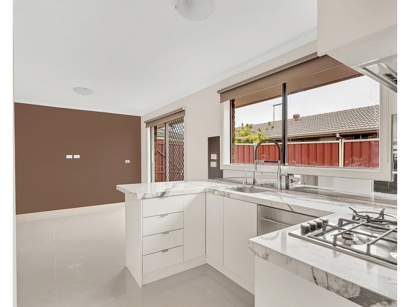 1/40 Gillingham Crescent, Craigieburn VIC 3064