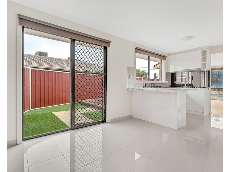 1/40 Gillingham Crescent, Craigieburn VIC 3064