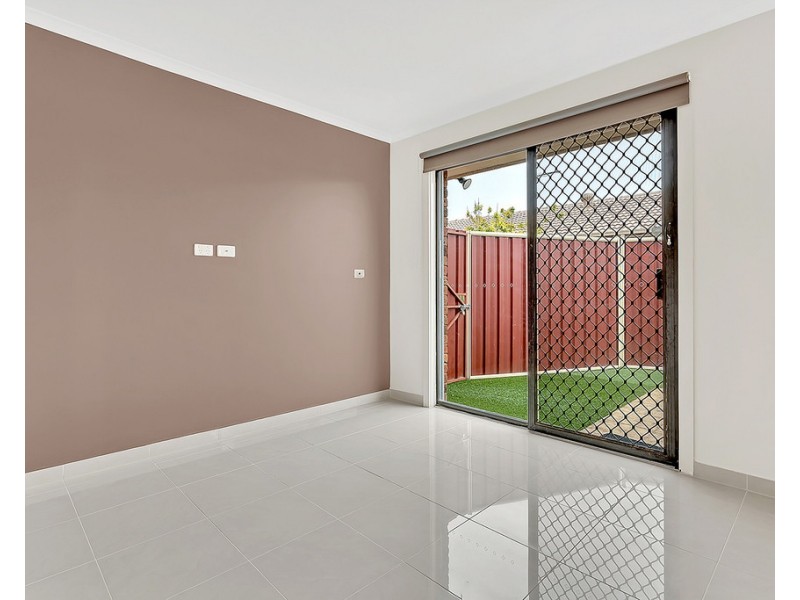 1/40 Gillingham Crescent, Craigieburn VIC 3064