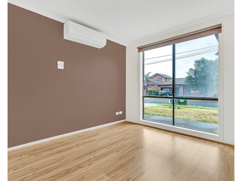 1/40 Gillingham Crescent, Craigieburn VIC 3064