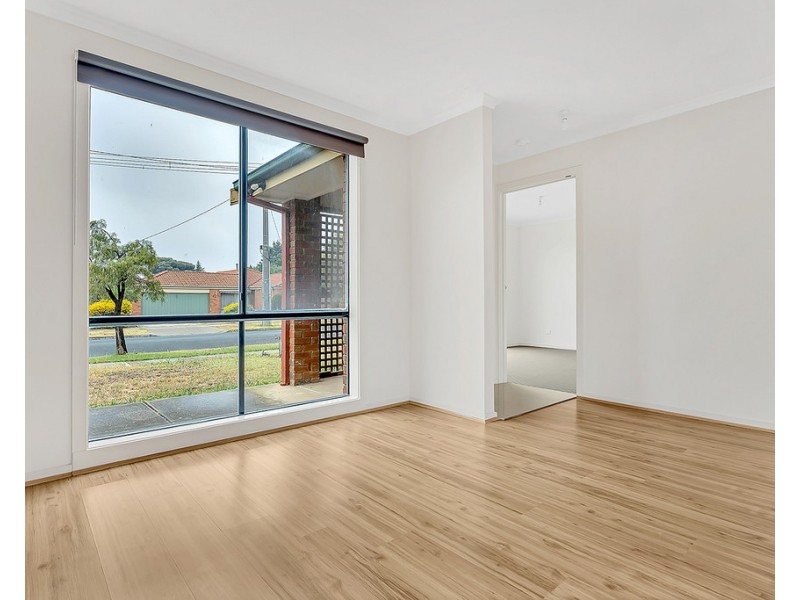 1/40 Gillingham Crescent, Craigieburn VIC 3064