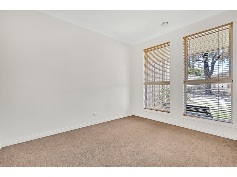 2/9 Harricks Crescent, Attwood VIC 3049