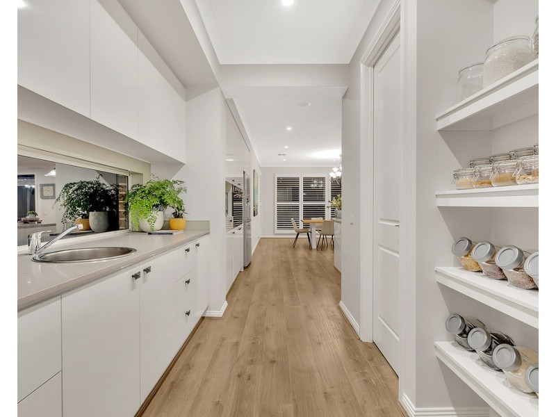 4 Hamersley Road, Craigieburn VIC 3064