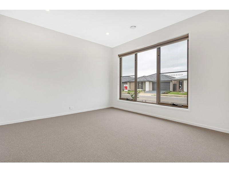 14 Wollemia Street, Craigieburn VIC 3064