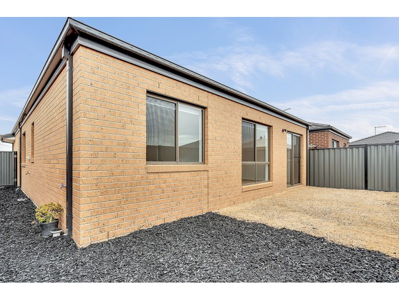 14 Wollemia Street, Craigieburn VIC 3064