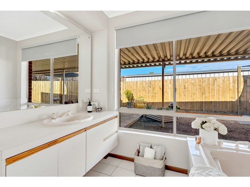 51 Edington Way, Craigieburn VIC 3064