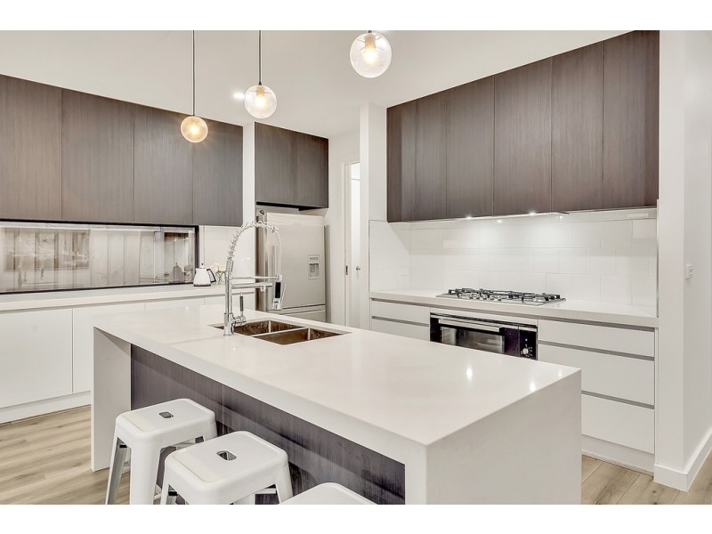 27 Birdsong Avenue, Mickleham VIC 3064