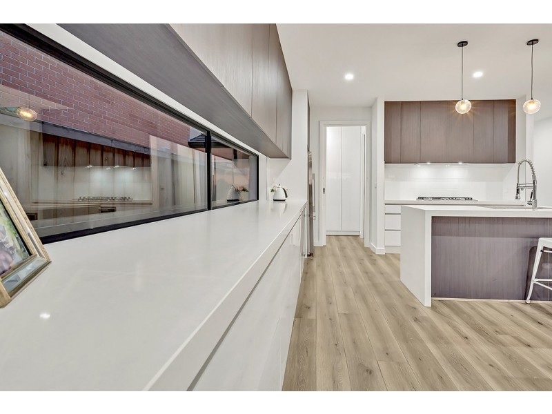 27 Birdsong Avenue, Mickleham VIC 3064