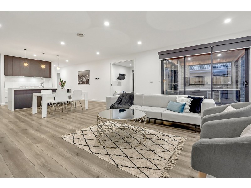 27 Birdsong Avenue, Mickleham VIC 3064