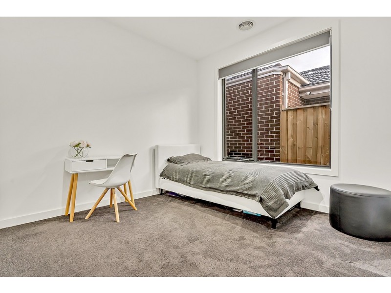 27 Birdsong Avenue, Mickleham VIC 3064