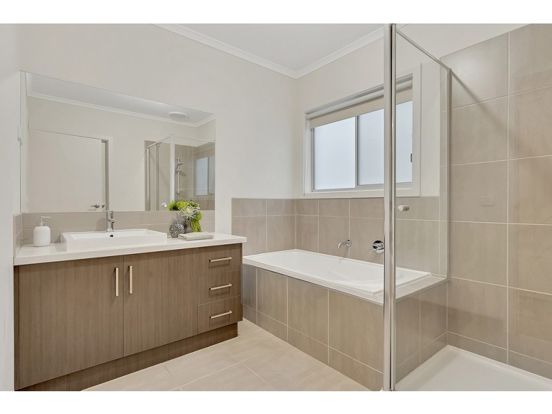 21 Gardner Terrace, Craigieburn VIC 3064