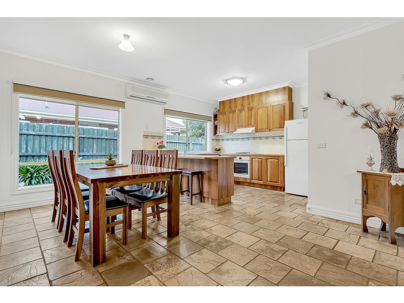 12 Chelmsford Court, Craigieburn VIC 3064