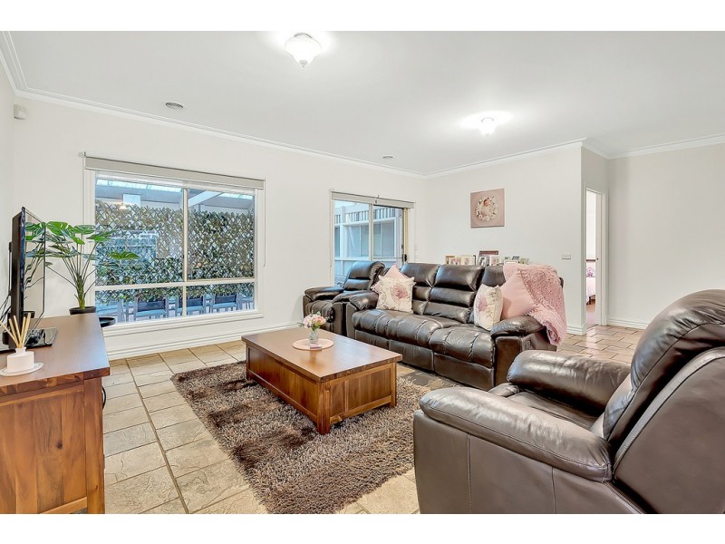 12 Chelmsford Court, Craigieburn VIC 3064