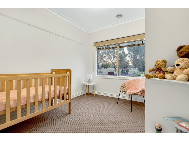 12 Chelmsford Court, Craigieburn VIC 3064